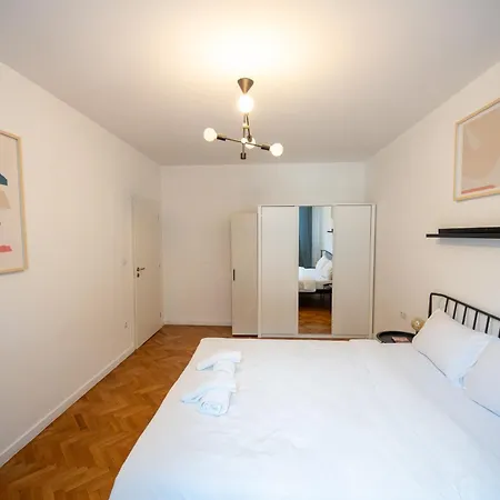 Modern And Design In Center Διαμέρισμα Σόφια