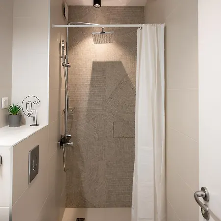 Modern And Design In Center Διαμέρισμα *