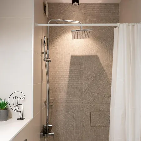 Modern And Design In Center Διαμέρισμα *